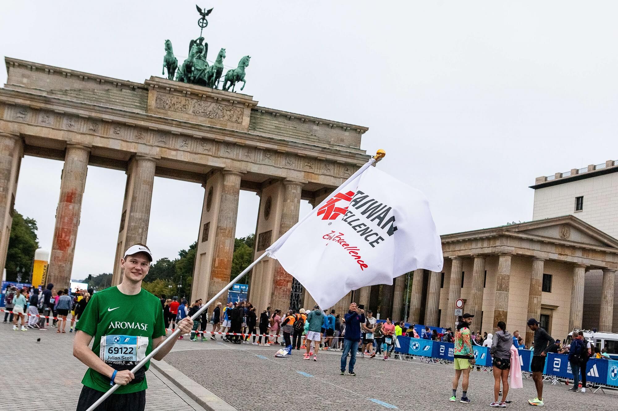 AROMASE Supports Berlin Marathon with Hero Product 5α Scalp Purifying Liquid Shampoo (1)