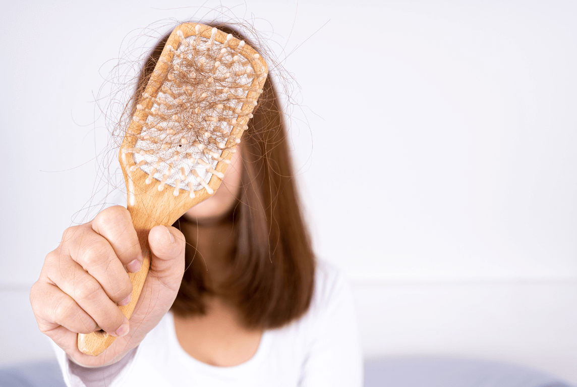 AROMASE_hair loss scalp care_Brush Less, Lose Less Untangling the Hair Loss Myths (3)